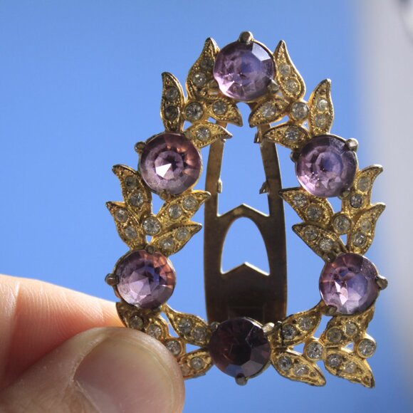 Antique dress clip gold tone laurel branches purple stones - Picture 9 of 9